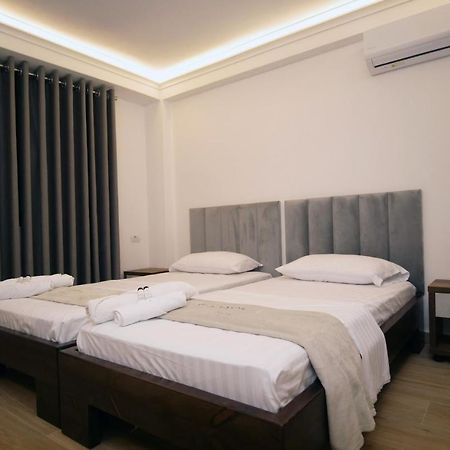 Vila Fatos Qama Berat Ngoại thất bức ảnh