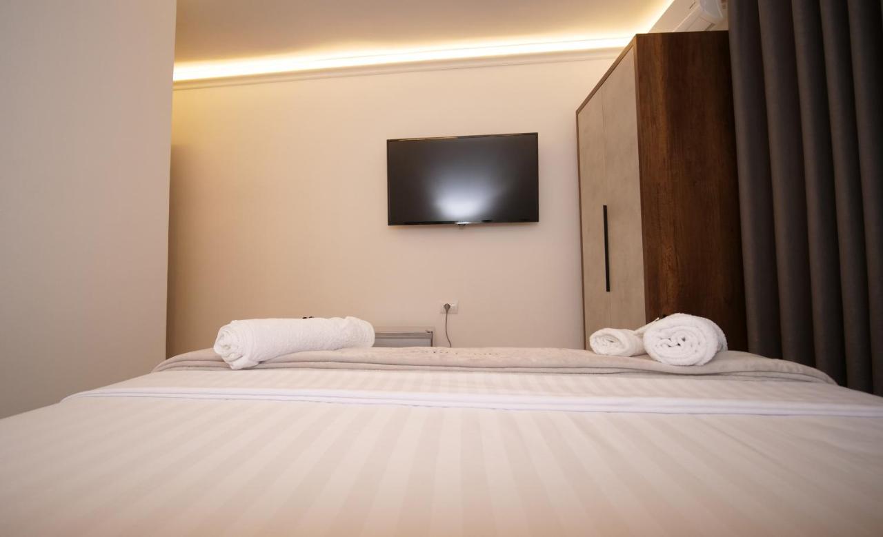 Vila Fatos Qama Berat Ngoại thất bức ảnh