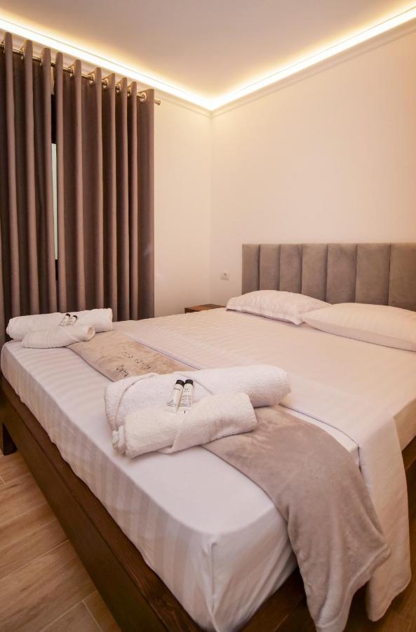 Vila Fatos Qama Berat Ngoại thất bức ảnh