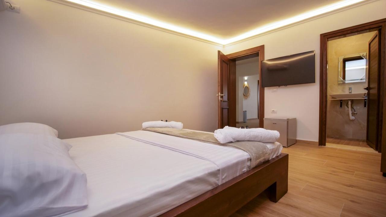 Vila Fatos Qama Berat Ngoại thất bức ảnh