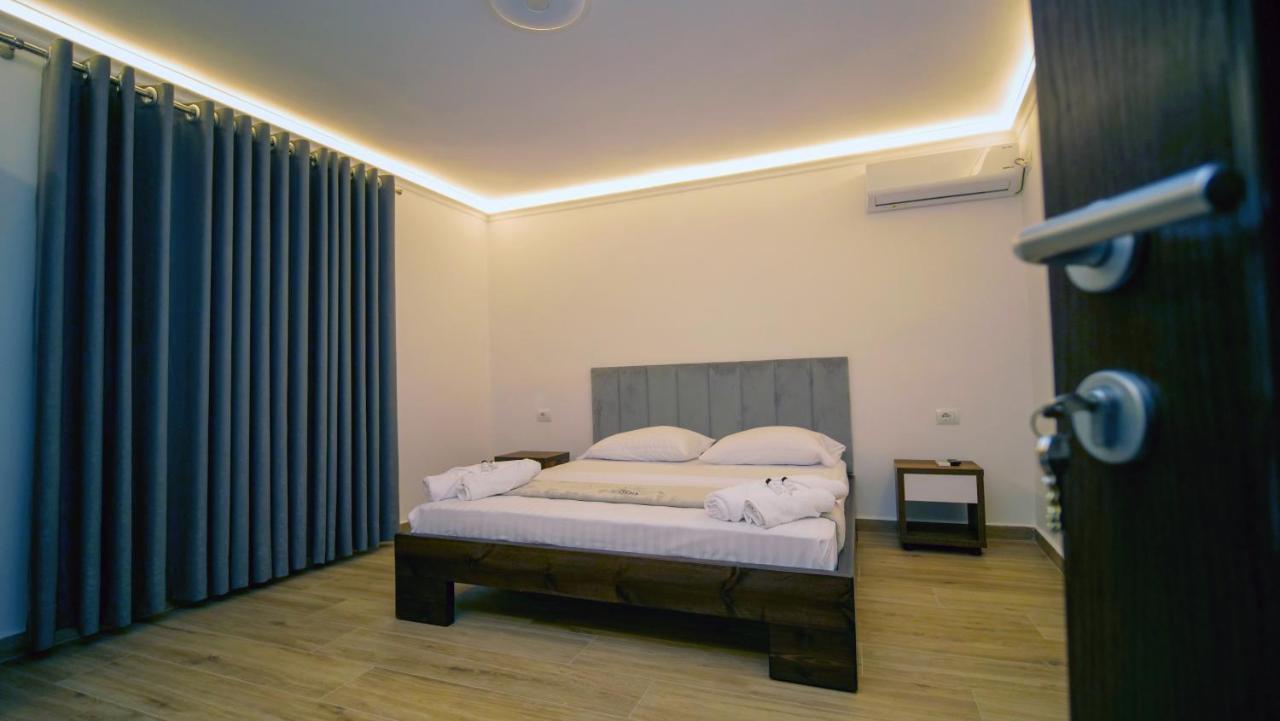 Vila Fatos Qama Berat Ngoại thất bức ảnh