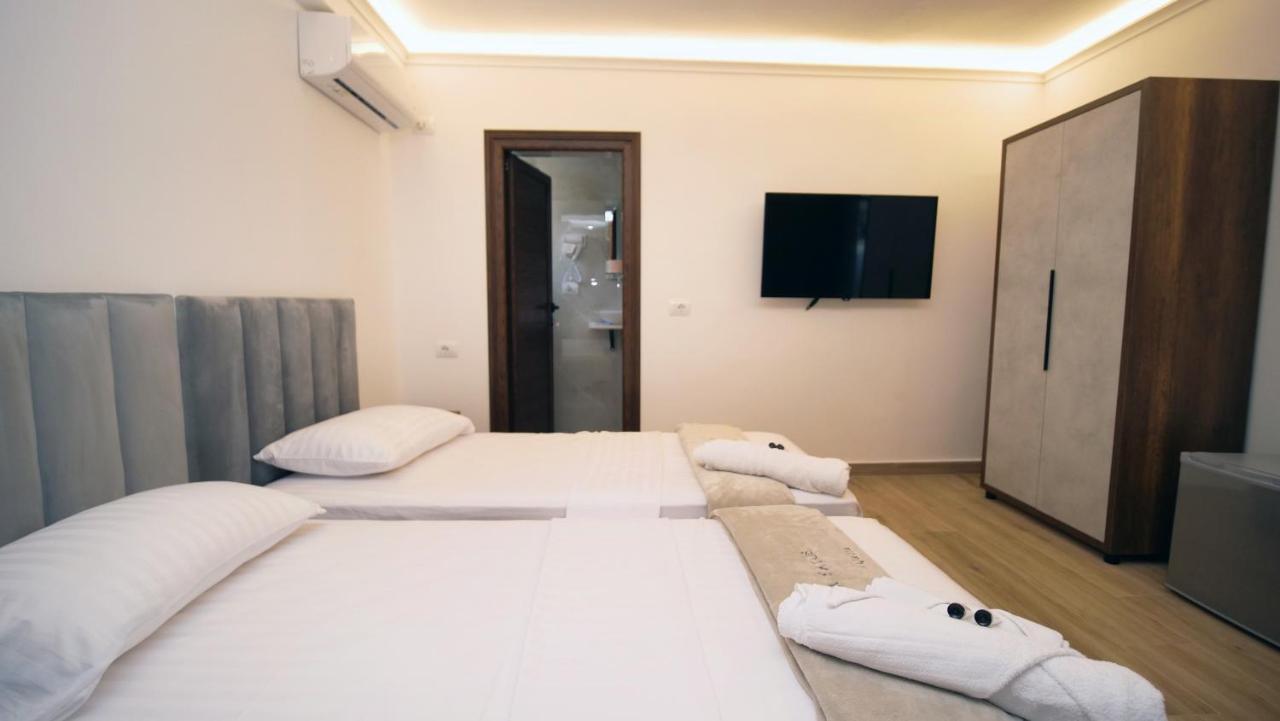 Vila Fatos Qama Berat Ngoại thất bức ảnh