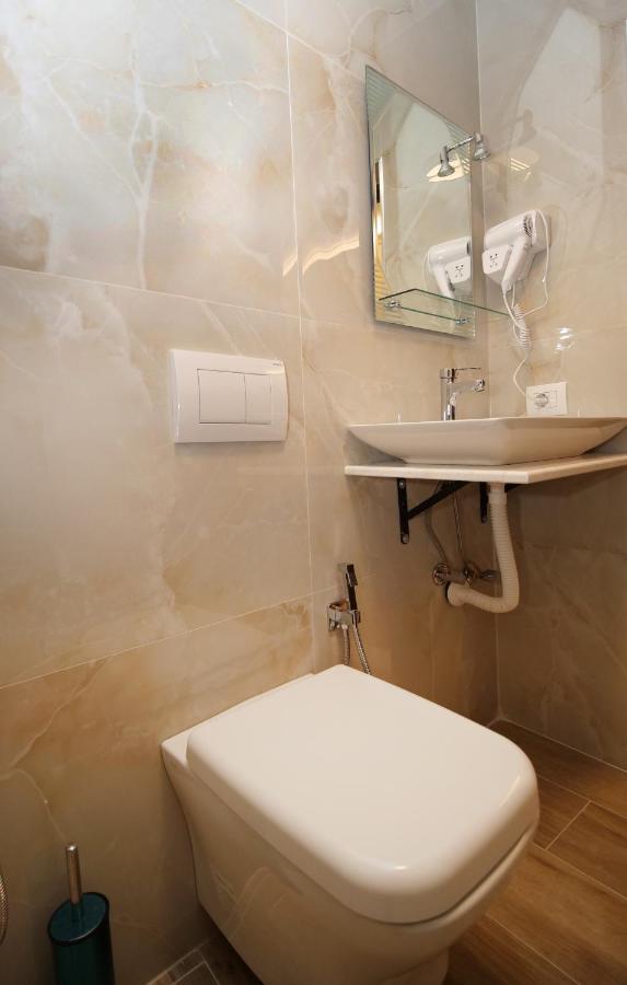 Vila Fatos Qama Berat Ngoại thất bức ảnh