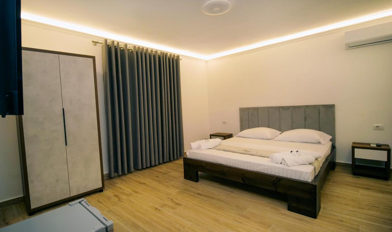 Vila Fatos Qama Berat Ngoại thất bức ảnh