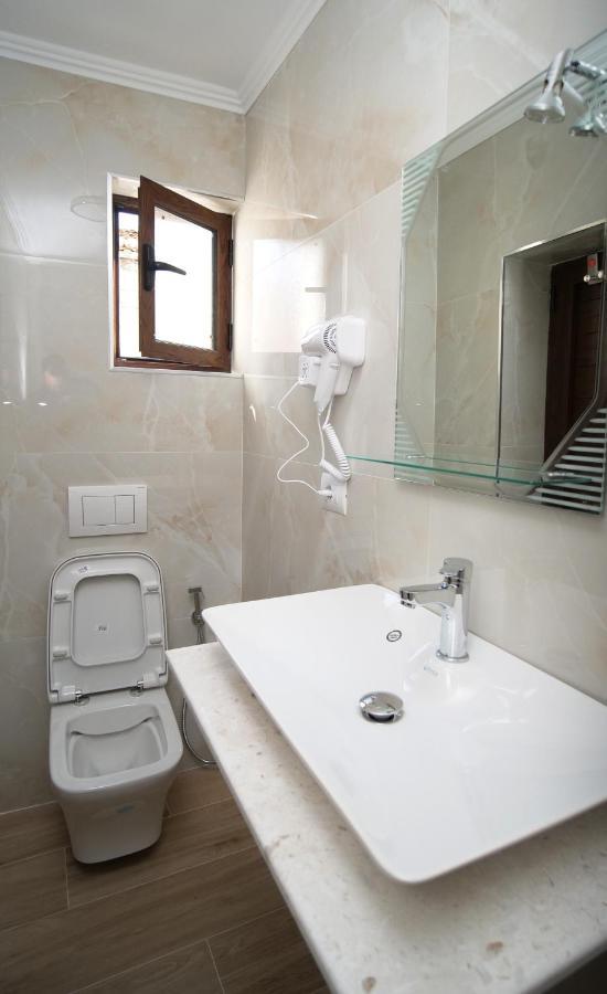 Vila Fatos Qama Berat Ngoại thất bức ảnh