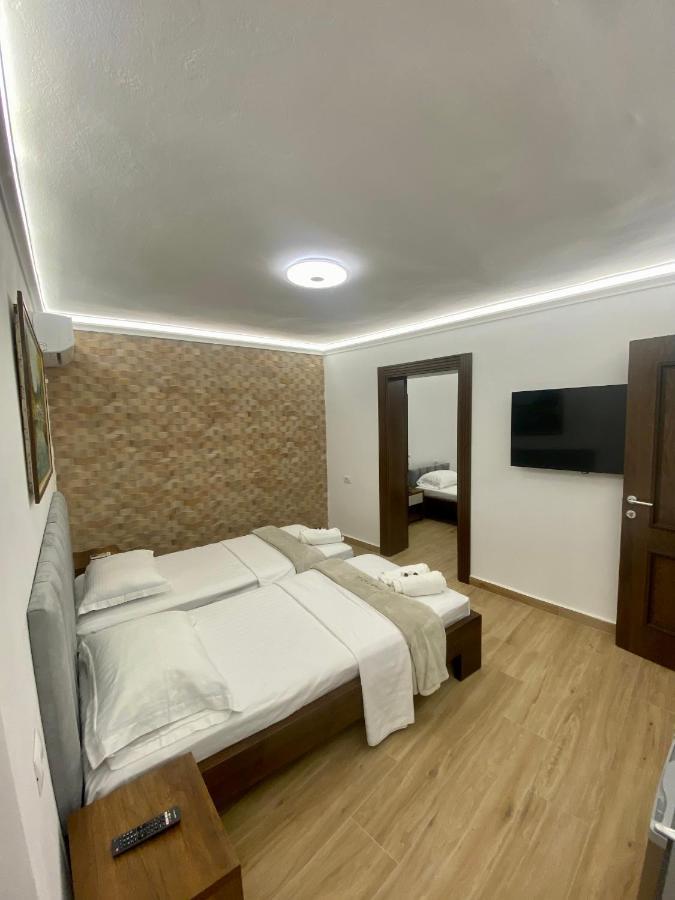 Vila Fatos Qama Berat Ngoại thất bức ảnh