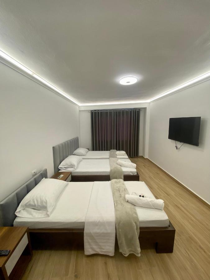 Vila Fatos Qama Berat Ngoại thất bức ảnh