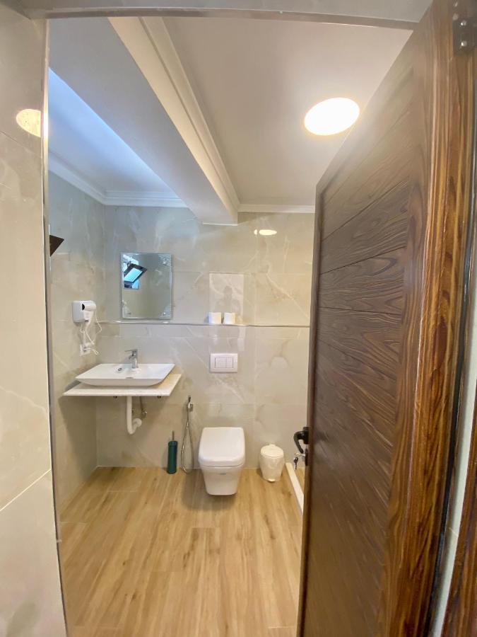 Vila Fatos Qama Berat Ngoại thất bức ảnh