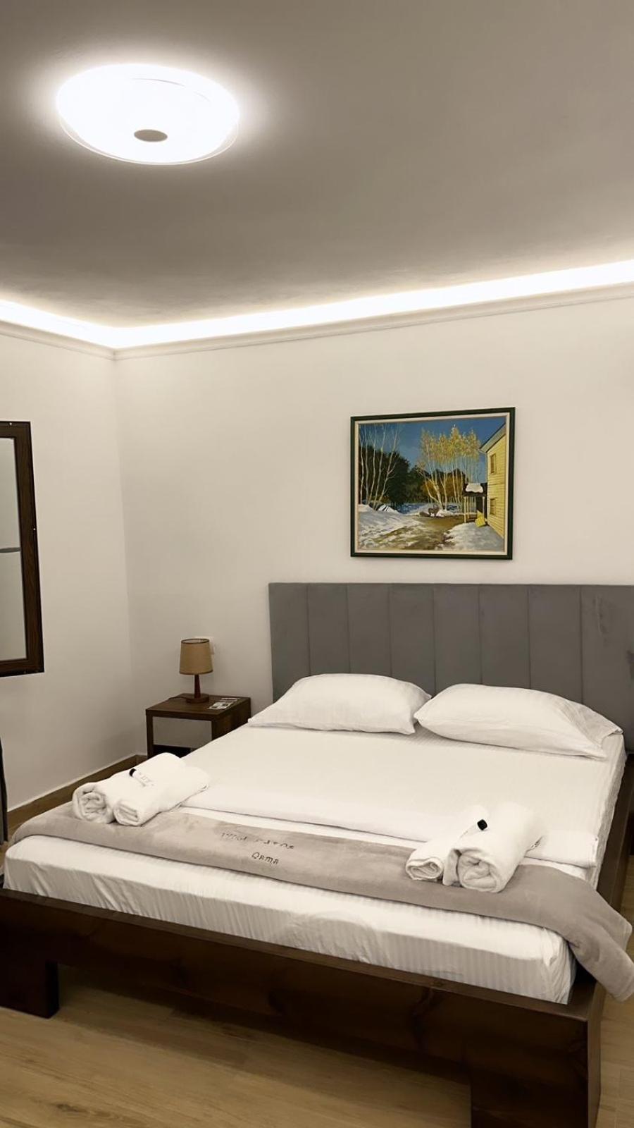 Vila Fatos Qama Berat Ngoại thất bức ảnh